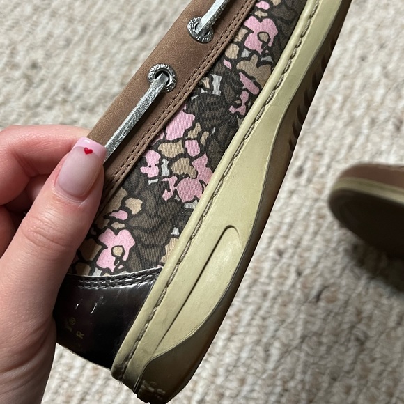 ◽️SPERRY: Women’s size 8, classic top-sider loafers, tan w/floral pattern◽️ - Picture 8 of 10